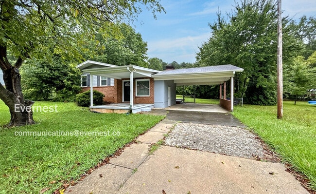 Primary Photo - 2365 Blecker Dr