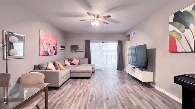 Building Photo - 1908 San Antonio St