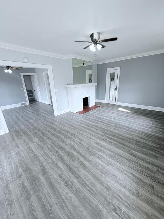 Building Photo - 3341 Desota Ave