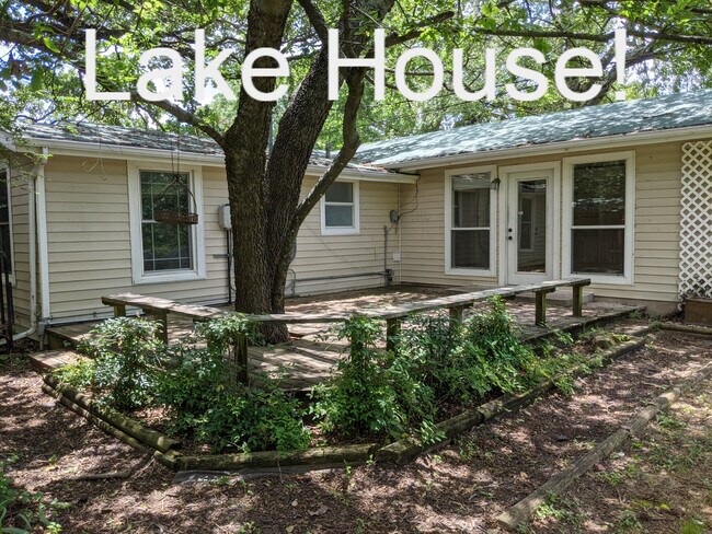 Building Photo - 7472 Love Cir