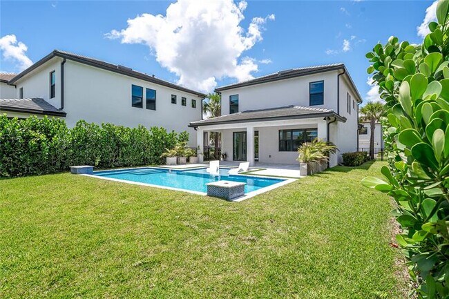 Building Photo - 4470 Gramercy Dr