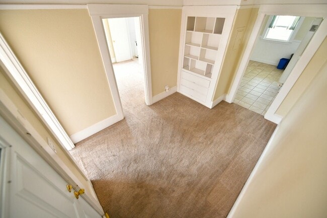 Building Photo - 1p716 - 3055-3061 Adeline Street