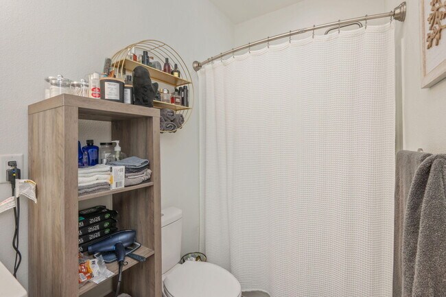 Building Photo - 150 Hibiscus Ave