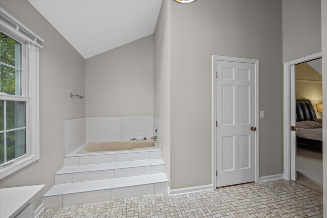 Building Photo - 2231 Remington Dr