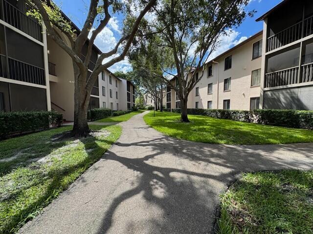 Building Photo - 207 Foxtail Dr