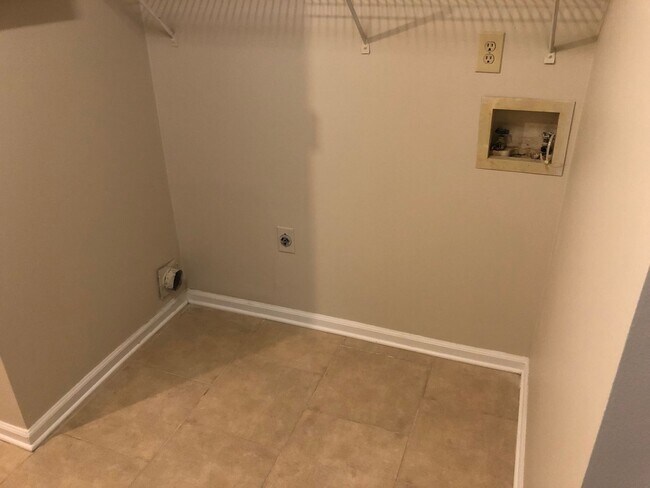 Building Photo - Wonderfully updated 3 bedroom 2 bath ranch...