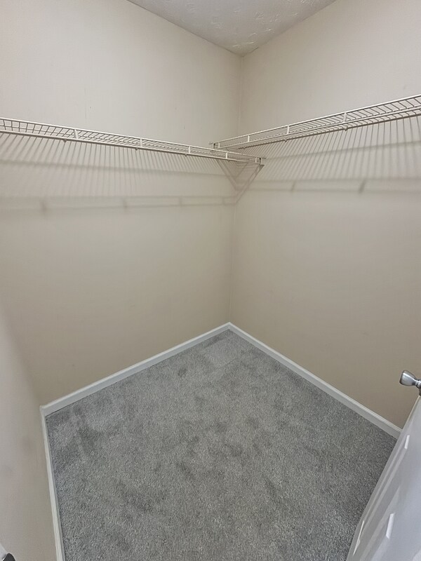 Building Photo - 2237 Ross Ln