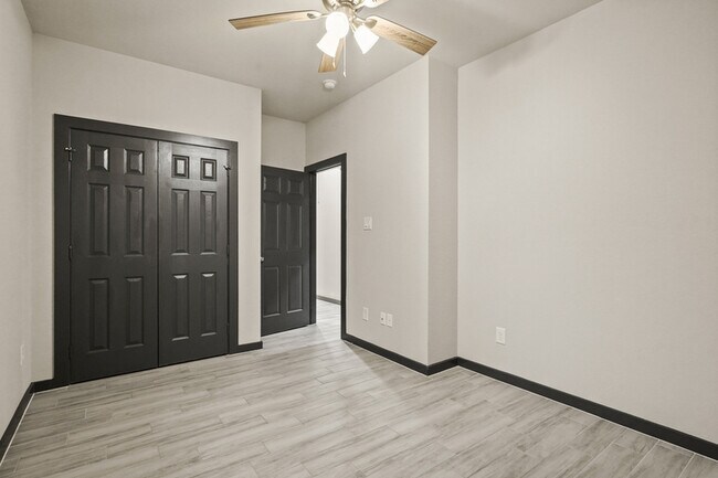 Building Photo - 4802 Cruse Rd