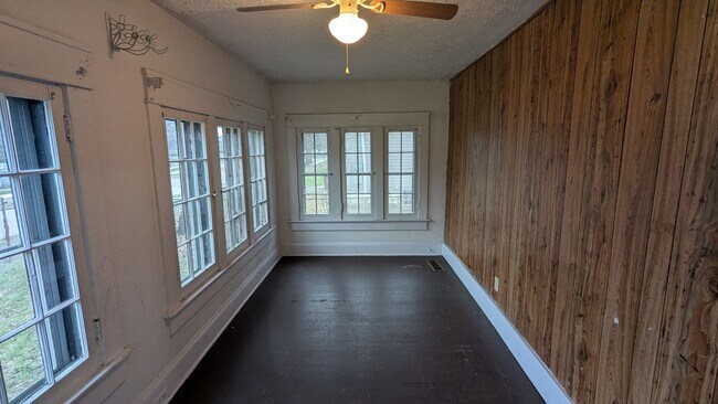 Building Photo - 793 Boulevard St