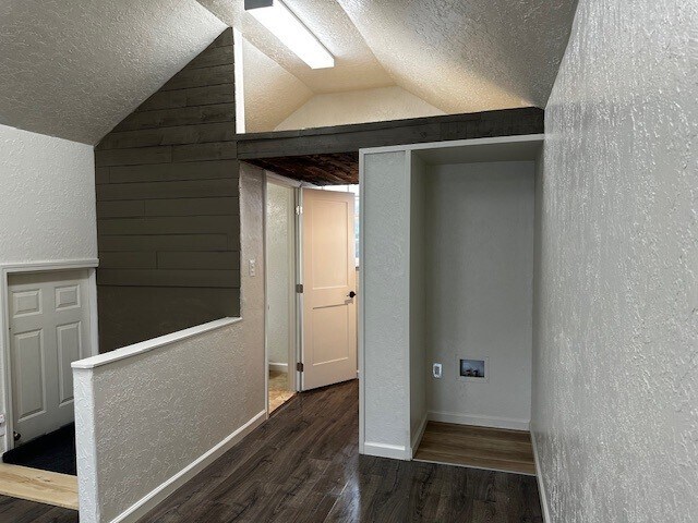 Building Photo - 306 E Olive St