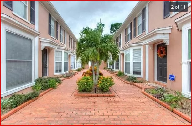 Courtyard with mailboxes - 303 S Bungalow Park Ave