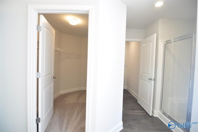 Building Photo - 2464 Bell Manor Dr SW