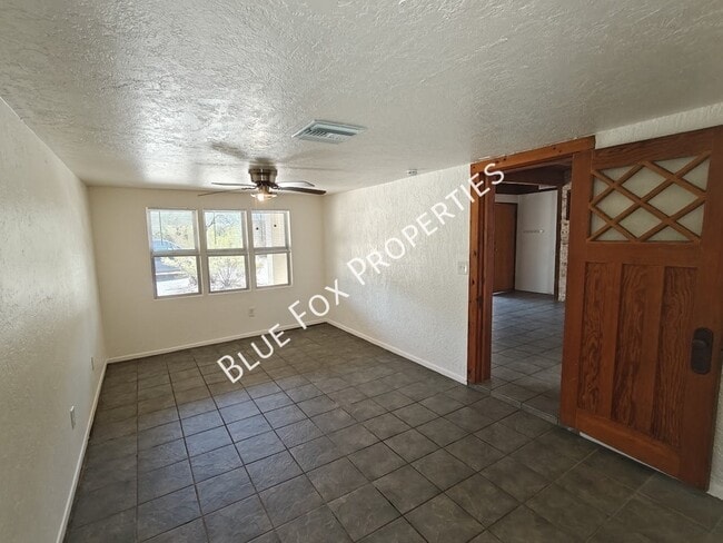 Building Photo - 275 E Norma Ln