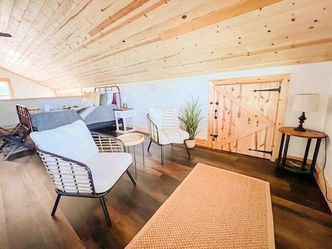 Building Photo - 449 Burbano Creekside Lndg