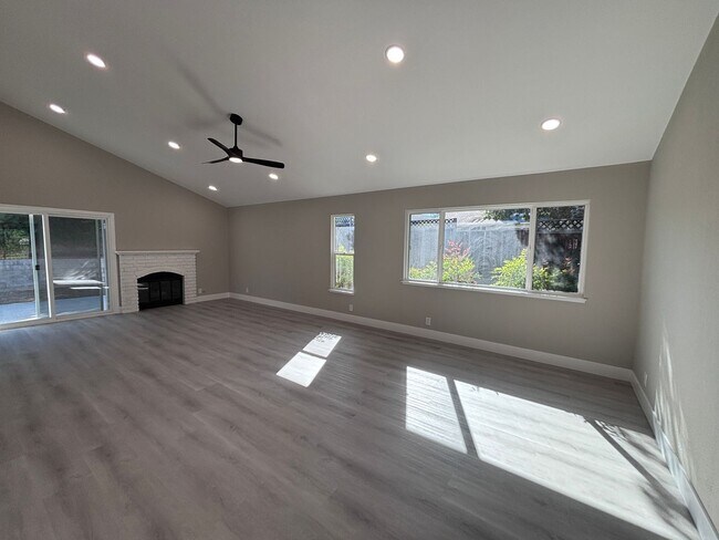 Building Photo - EVERGREEN- Newly Remodeled 3BR/2 BA Home with Spacious Backyard