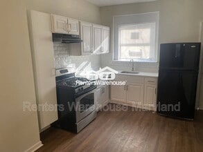 Building Photo - 2557 W Baltimore St