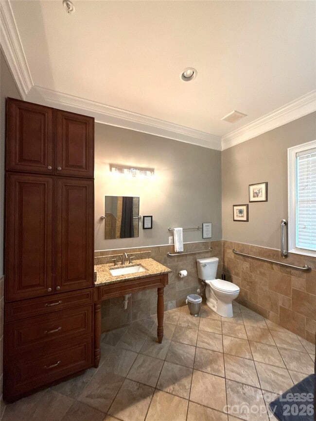 Building Photo - 13931 Thompson Rd