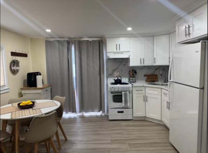 Building Photo - 9 Collingswood Dr