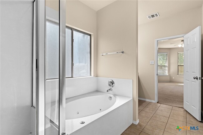 Building Photo - 5405 English Oak Dr