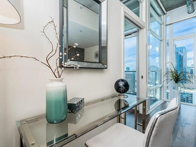 Building Photo - Beautiful Furnished Luxury Downtown Condo ...