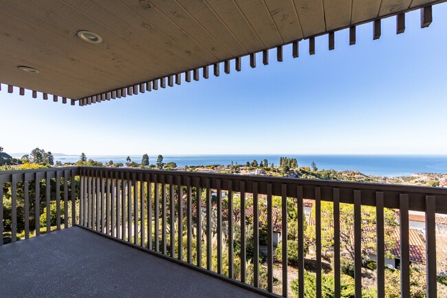 Building Photo - A Coastal Sanctuary with Ocean Views