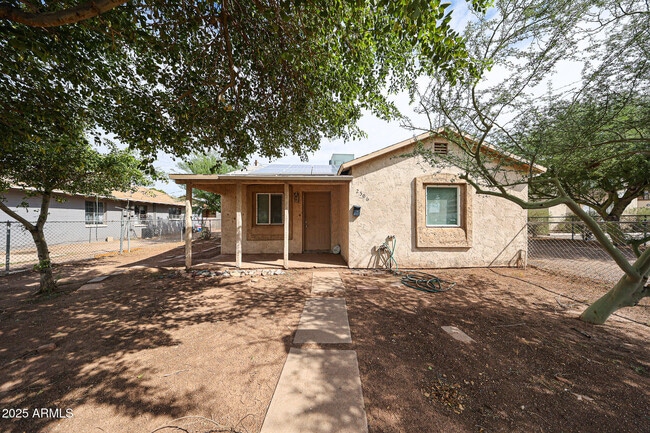 Building Photo - 2506 E Roosevelt St