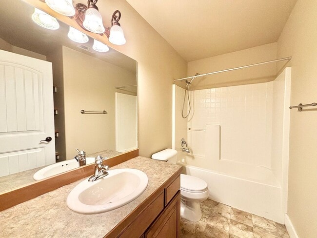 Building Photo - 3 Bedroom 2 1/2 Bath in Bozeman