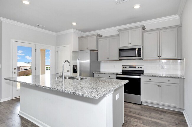 Building Photo - 102 High Leaf Dr