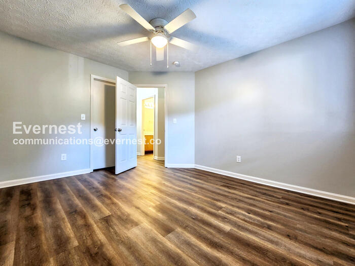 Building Photo - 944 Shiloh Ridge Run NW