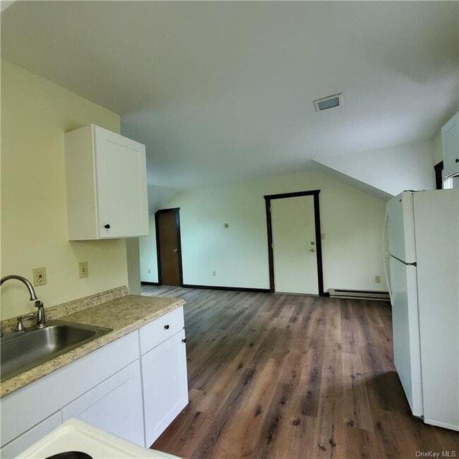 Building Photo - 32 Bircher Ave