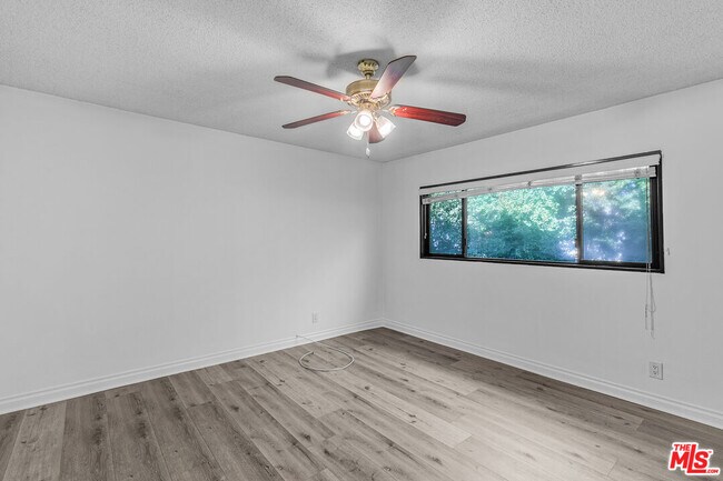 Building Photo - 8933 Cadillac Ave