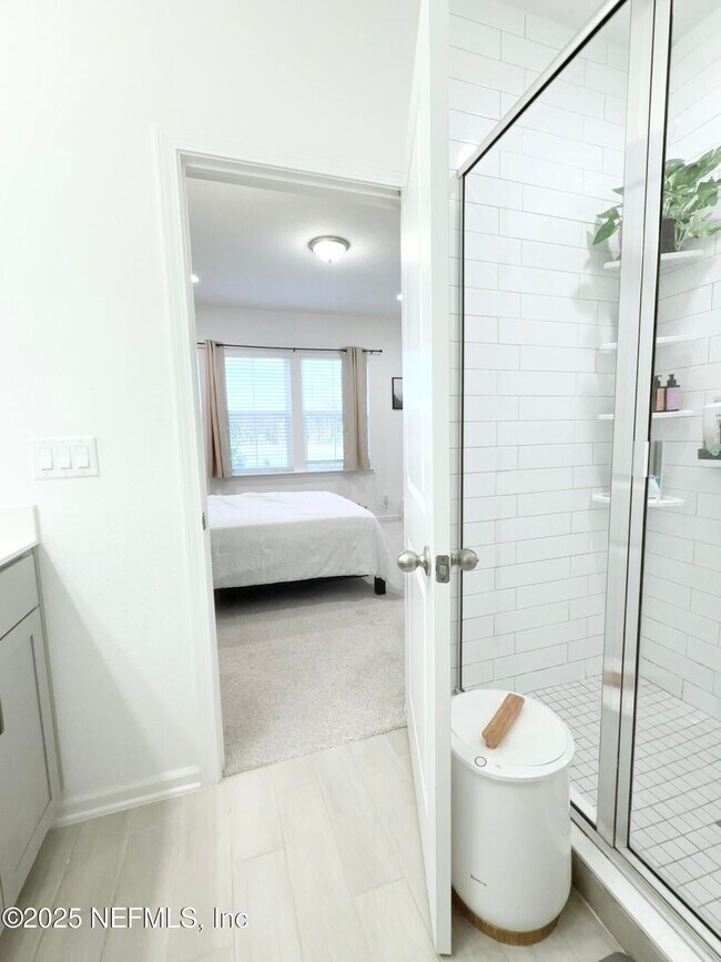 Building Photo - 367 Brandon Lks Dr