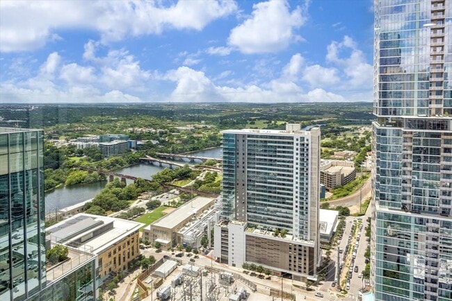 Building Photo - 360 Nueces St
