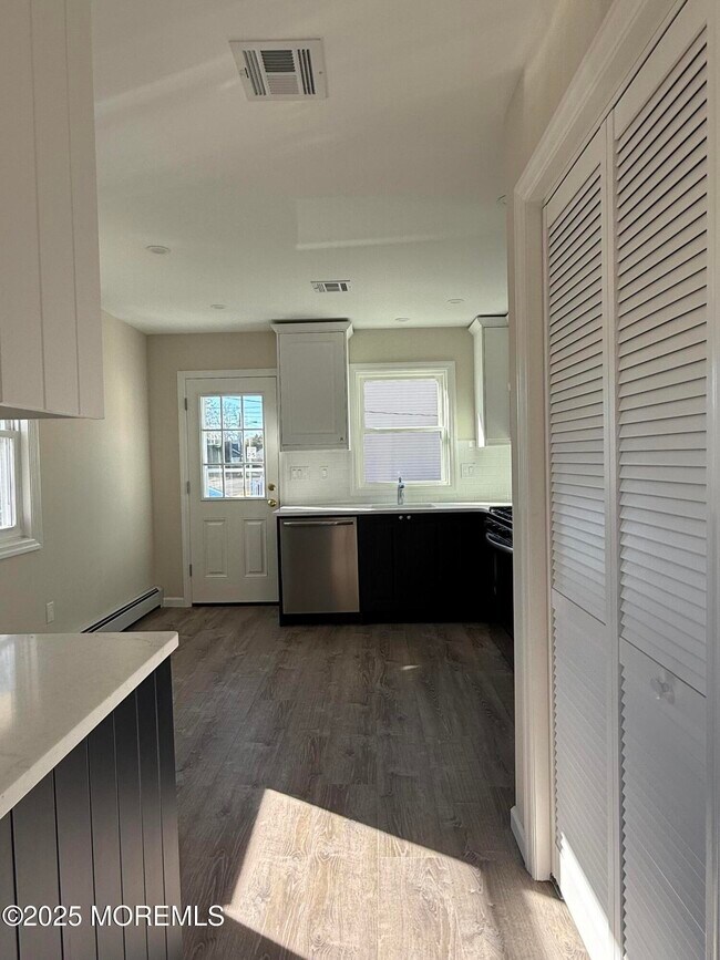 Building Photo - 616 Ocean Gate Ave