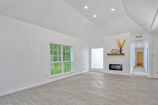 Building Photo - 86 Artesian Way