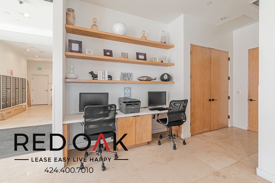 Building Photo - 1168 S Barrington Ave