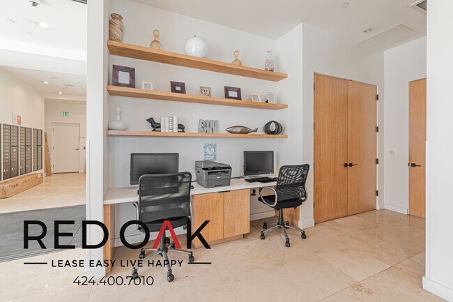 Building Photo - 1168 S Barrington Ave