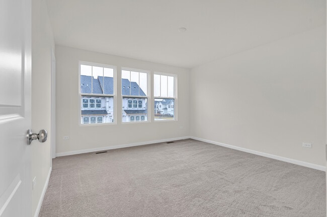 Building Photo - 5913 Hawkweed Dr