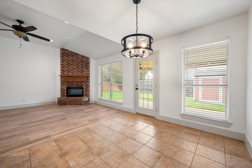 Building Photo - 5021 Bayberry Dr