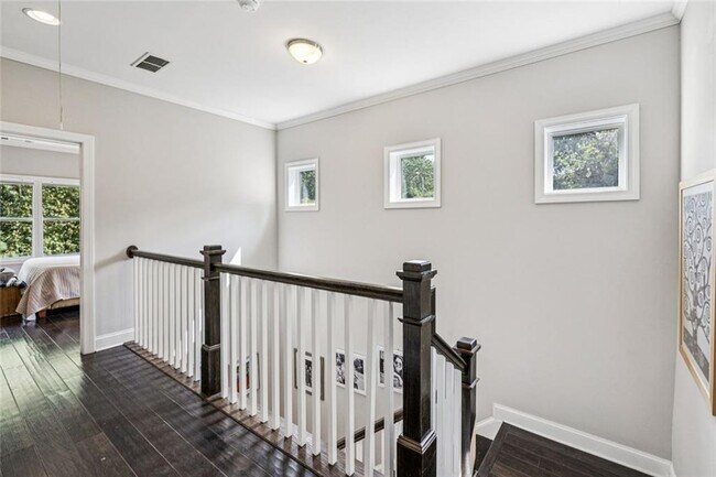 Building Photo - 1285 Linden Ct