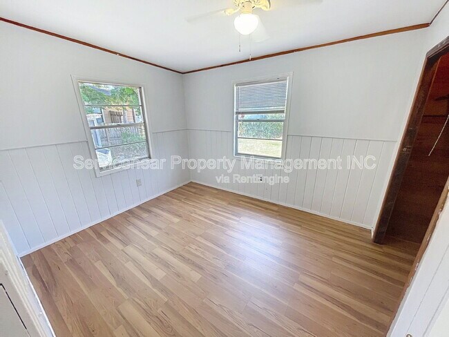 Building Photo - 4722 Harris Ave