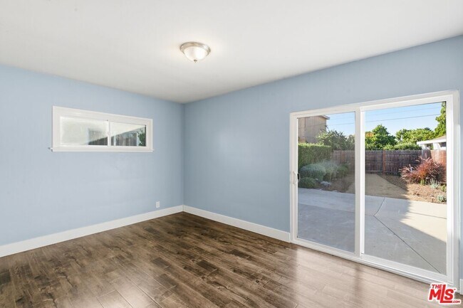 Building Photo - 14141 Gault St
