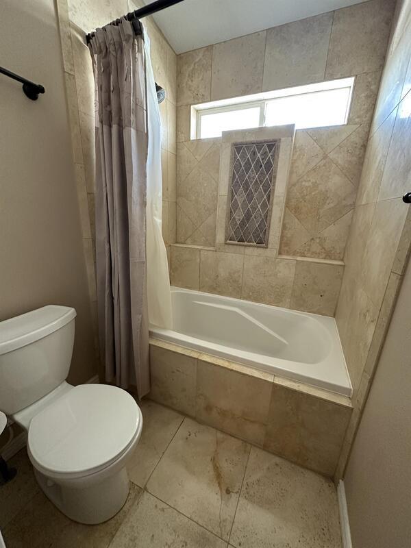 Building Photo - 113 Manilla Dr