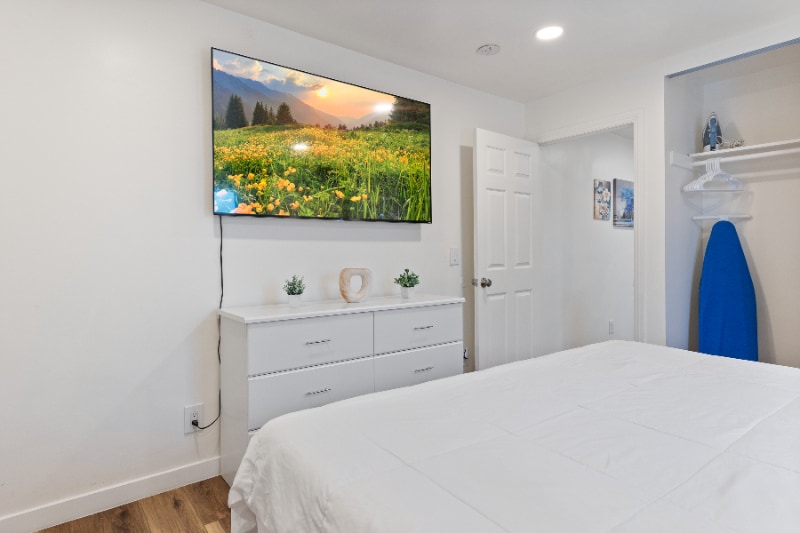 Building Photo - 227 S Main St