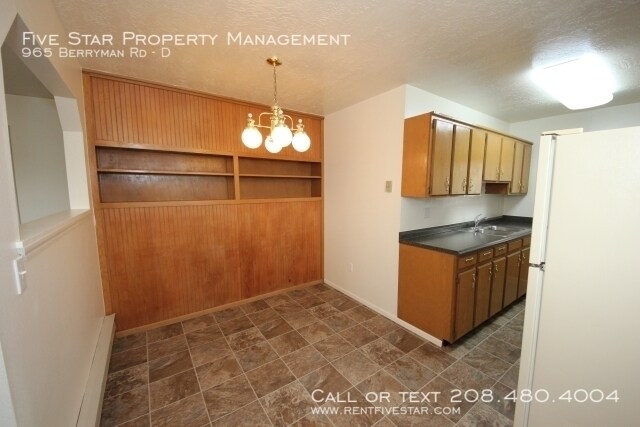 Building Photo - 965 Berryman Rd