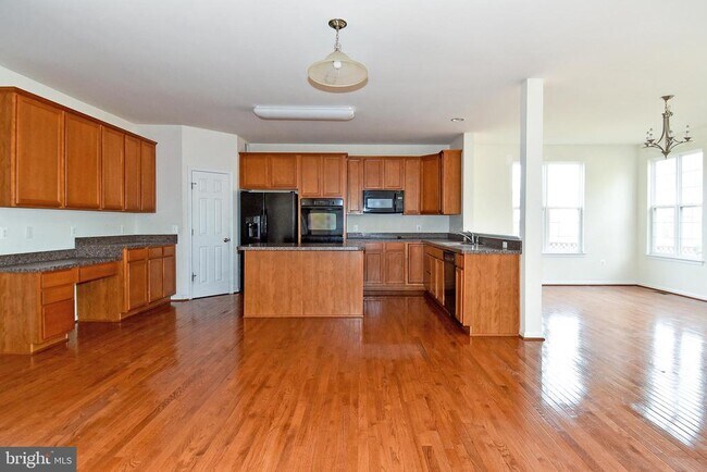 Building Photo - 3082 American Eagle Blvd