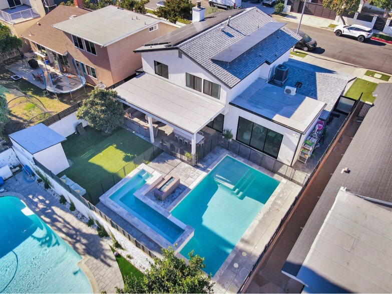 Building Photo - 6324 Geyser Ave