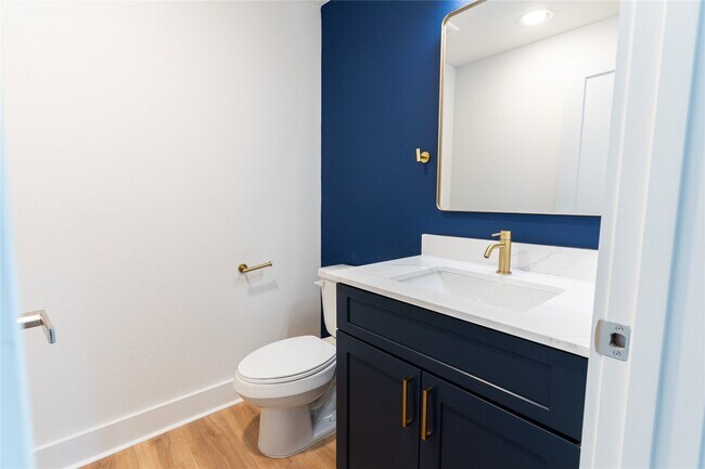 Building Photo - 2426 Ella Blvd