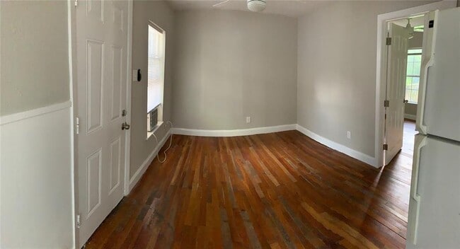Building Photo - 2708 1/2 E 13th St