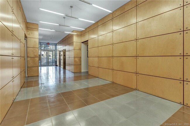 Building Photo - 33 N Water St